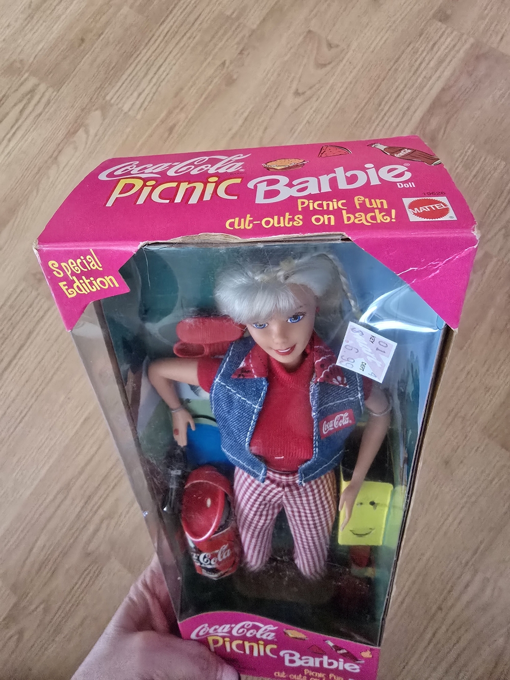 1997 Barbie Coca-Cola Picnic Barbie - Picture 4 of 6